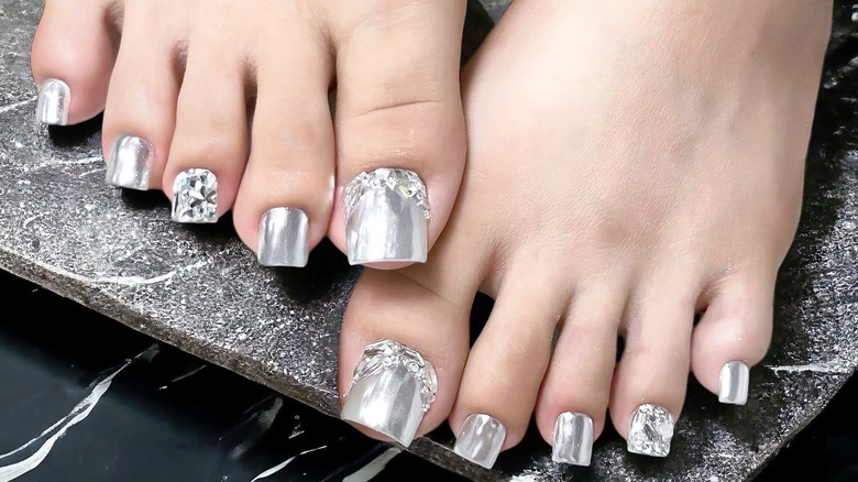 metallic pedicure