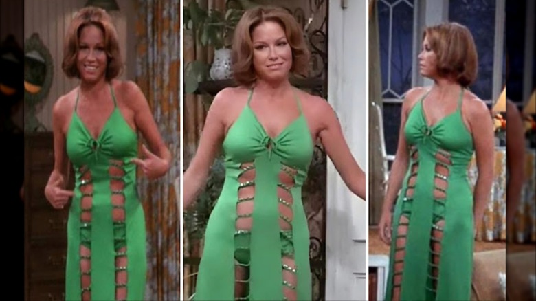 Mary Tyler Moore wearing green dress in 1975