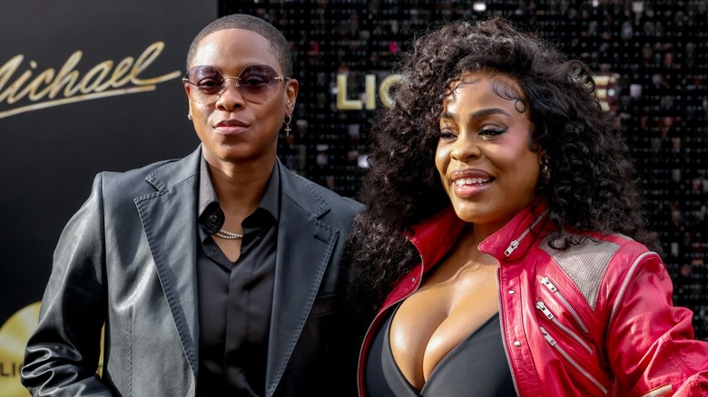 Niecy Nash and Jessica Betts posing on the red carpet together