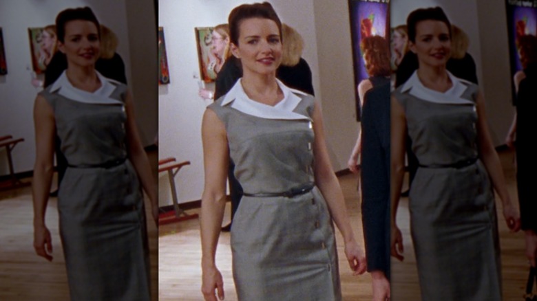 Charlotte working at the art gallery in SATC