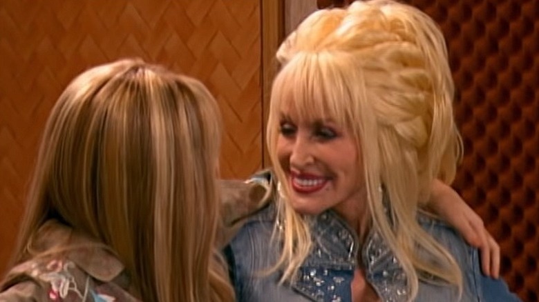 Dolly Parton and Miley Cyrus in "Hannah Montana"