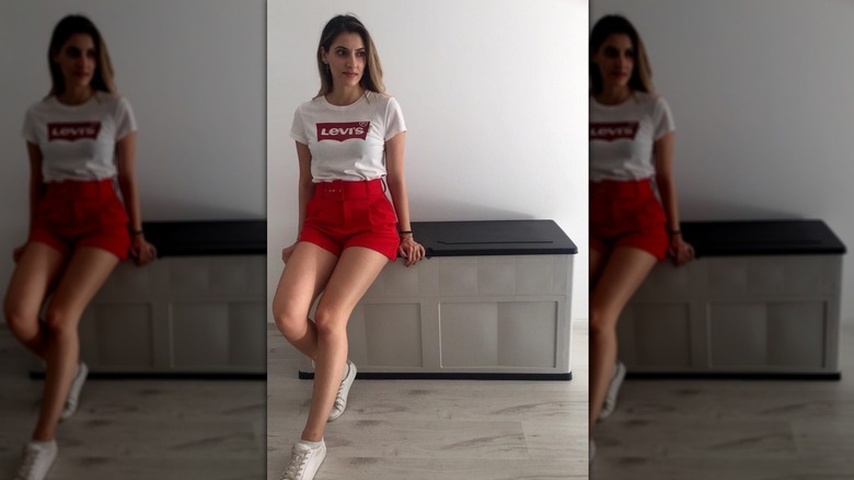 Red tailored shorts
