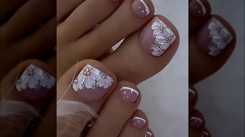 French tip pedicure
