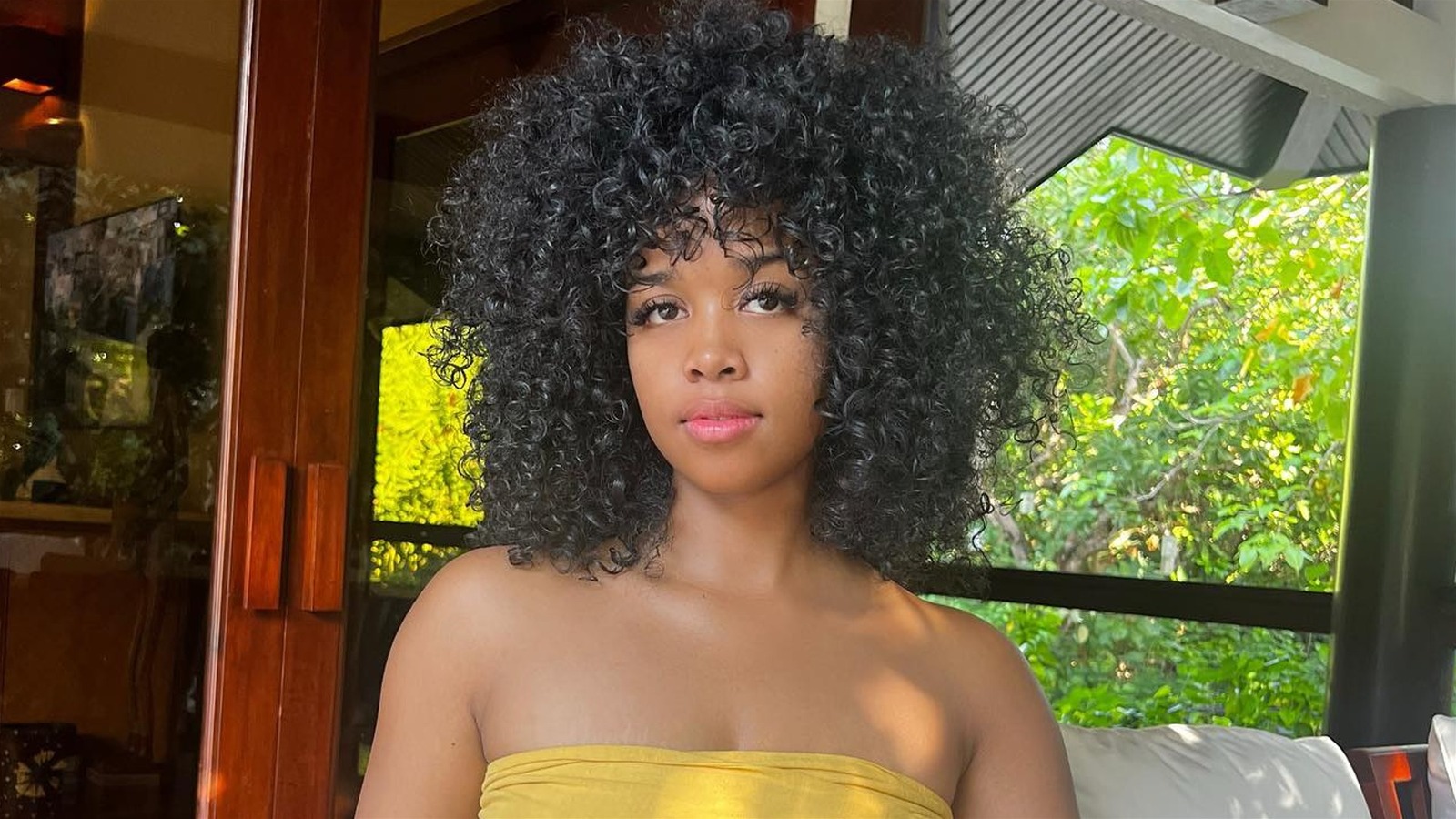 20 Celebs Who Look Gorgeous With Their Natural Hair