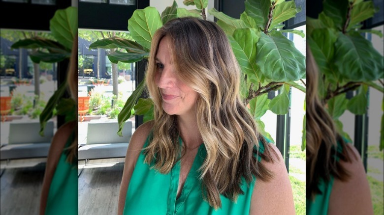 Woman with a sachel haircut