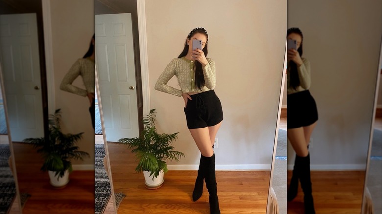 Woman in Gossip Girl cosplay