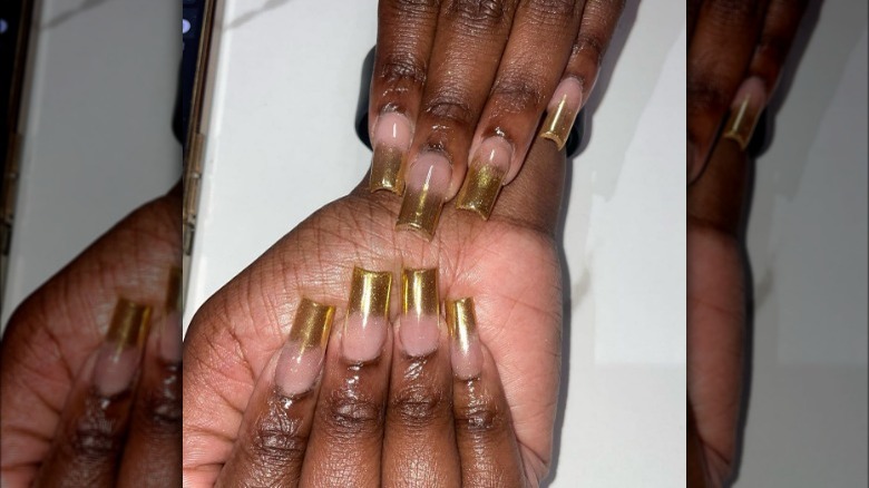 Gradient chrome nails