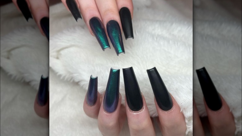 Green chrome nails