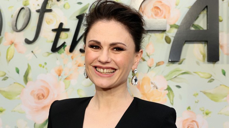 Anna Paquin's smiles on the red carpet