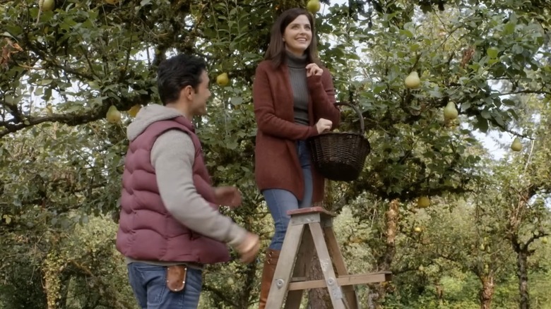 Jen Lilley as Luna Gilson and Ryan Paevey as Will Nash in Hallmark Channel's Harvest Love (2017)