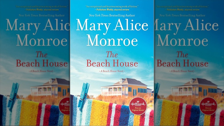 The front cover of Mary Alice Monroe's The Beach House