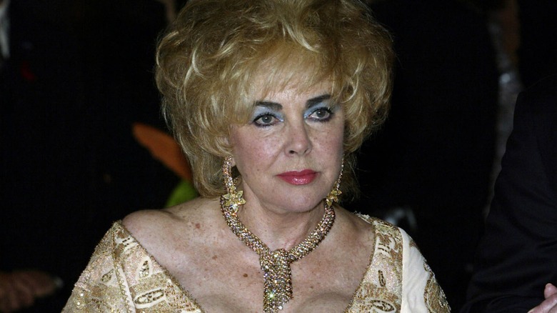 Elizabeth Taylor red carpet