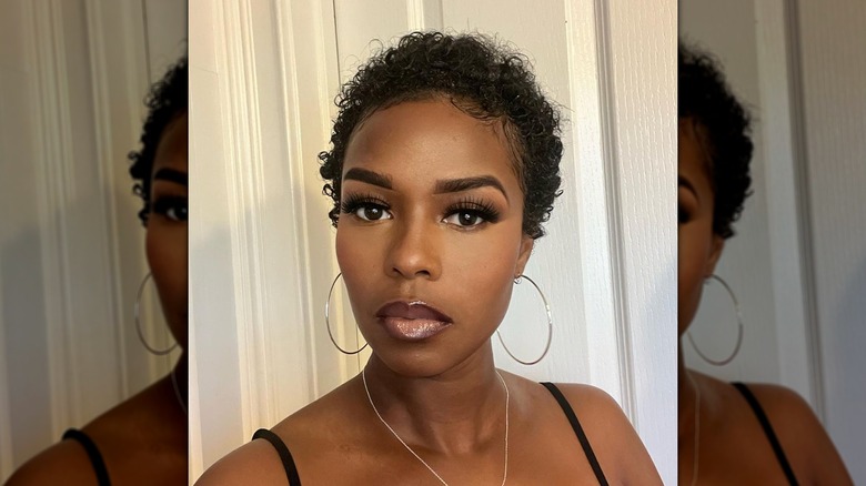 Rounded short hair