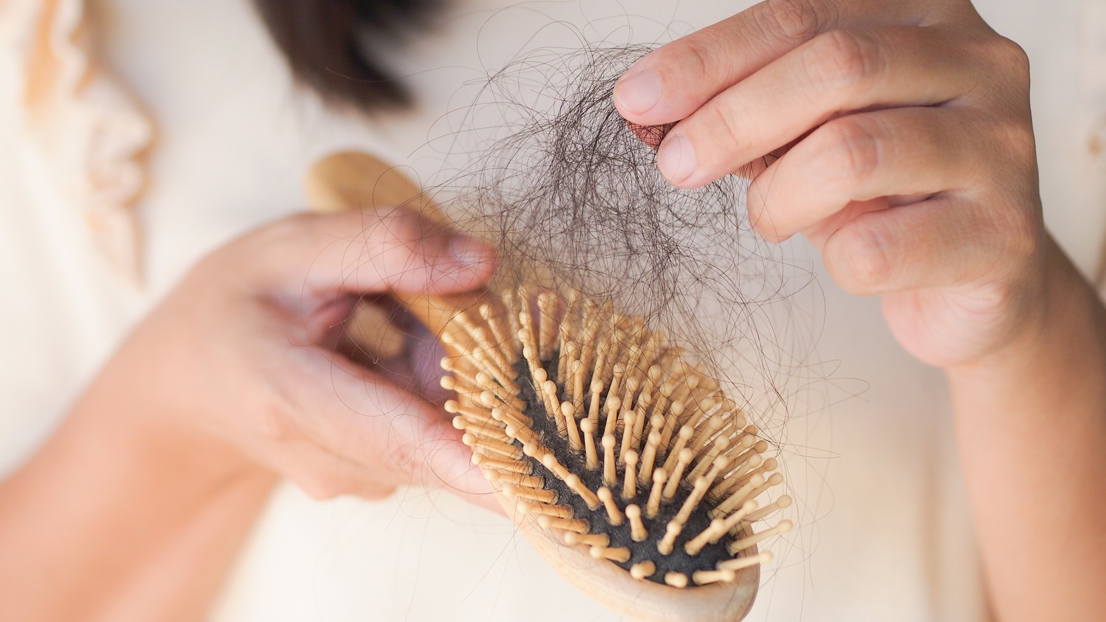 How to Clean a Hairbrush: 6 Simple Steps for Cleaning Hairbrushes