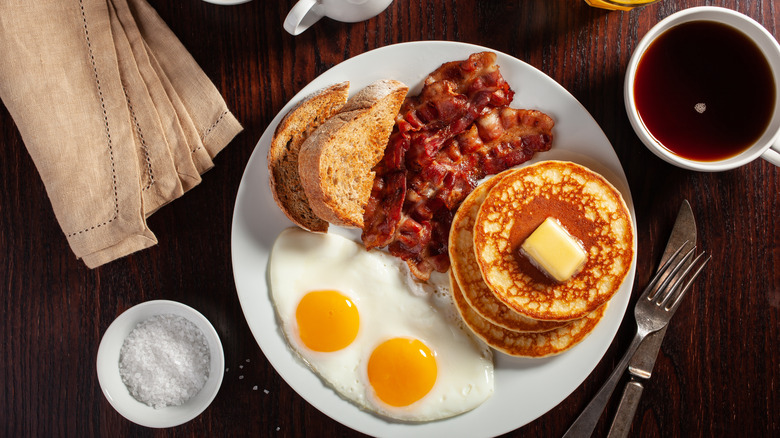 A breakfast plate 