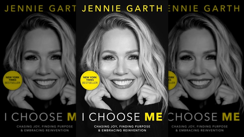 The book cover of "I Choose Me: Chasing Joy, Finding Purpose & Embracing Reinvention" by Jennie Garth