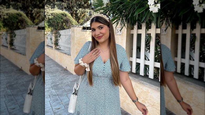 Woman wearing a headband