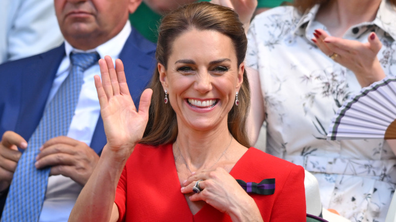 Kate Middleton beaming and waving in 2026