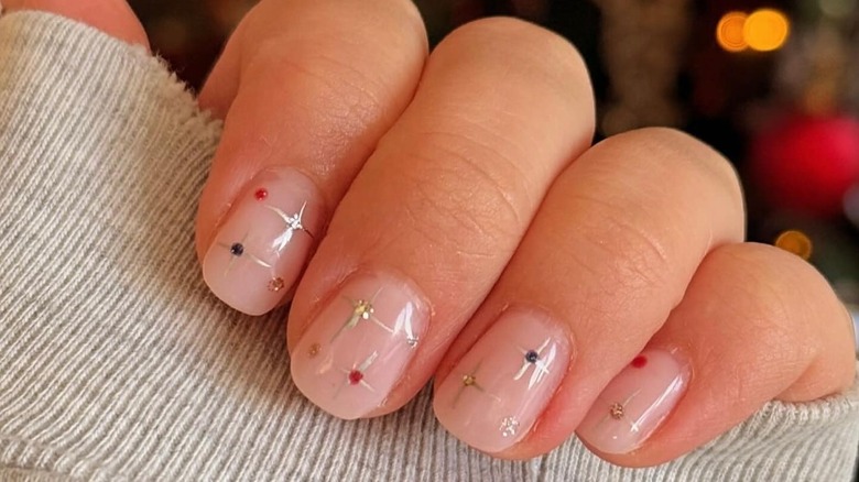 Sparkly dotted nails