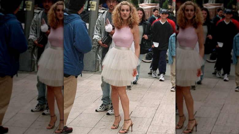 Carrie Bradshaw in opening episode of SATC