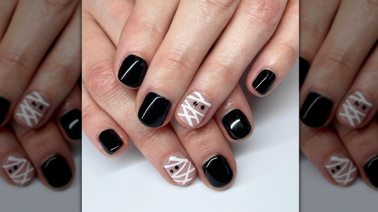 Mummy manicure