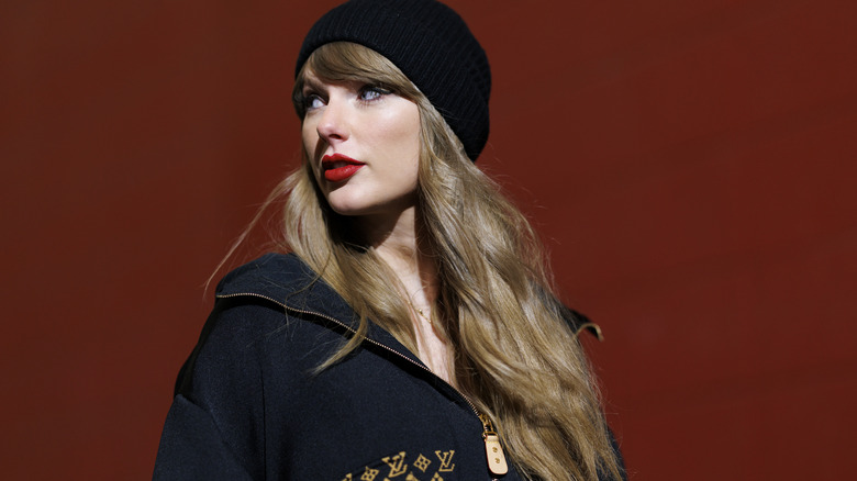 Taylor Swift arrives to the stadium prior to the AFC Championship game between the Buffalo Bills and the Kansas City Chiefs at GEHA Field at Arrowhead Stadium on January 26, 2025 in Kansas City, Missouri