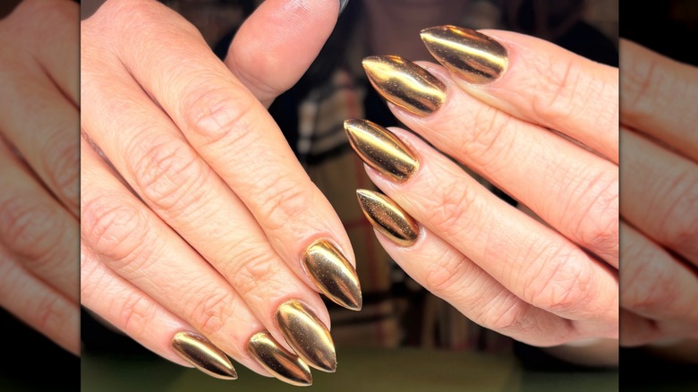 Gold nails on Instagram