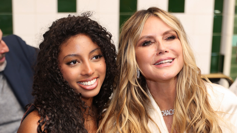 Heidi Klum posing with daughter Lou Sulola Samuel