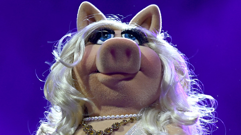 Miss Piggy on stage