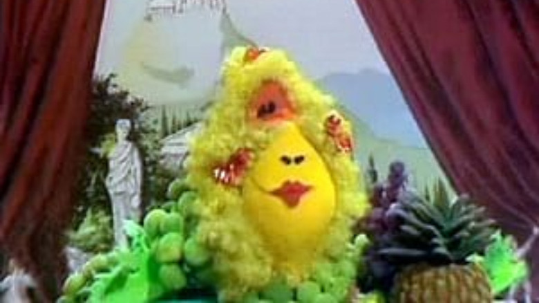 yellow muppet on stage