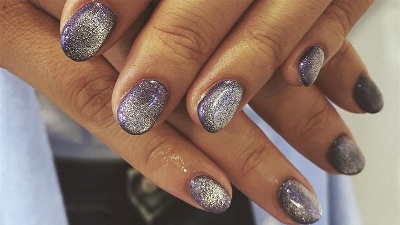 Magnet nail art