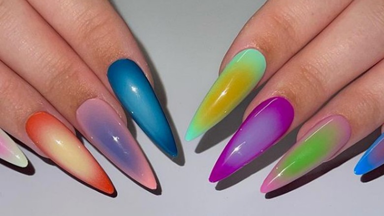 Colorful almondetto nails