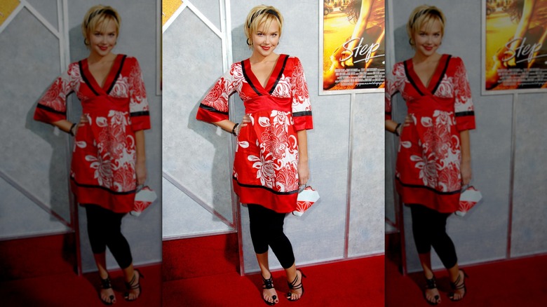 Arielle Kebbel wearing a red, patterned tunic at the Los Angeles premiere of "Step Up" in 2006