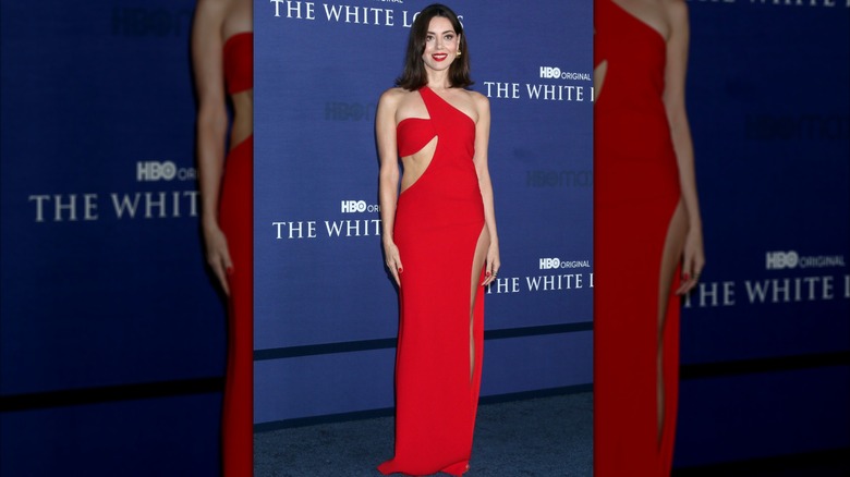 Aubrey Plaza in head turning red dress for white lotus press event