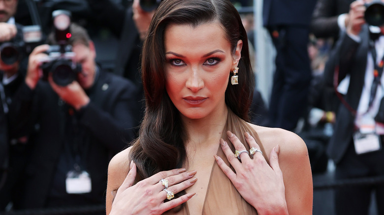 bella hadid with latte nails