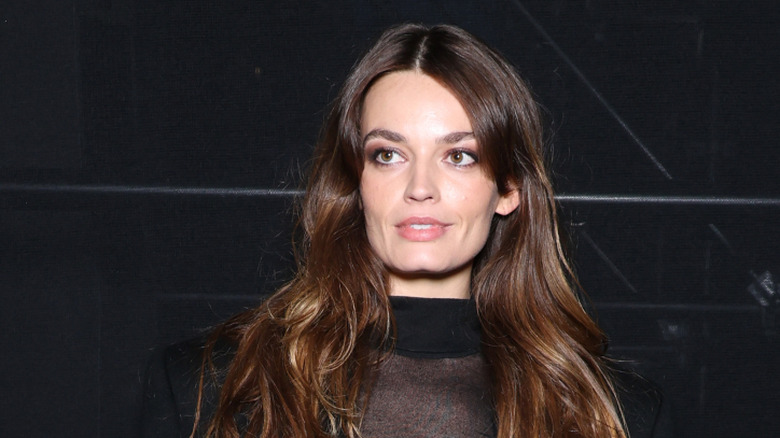 Emma Mackey's beurre brunette look