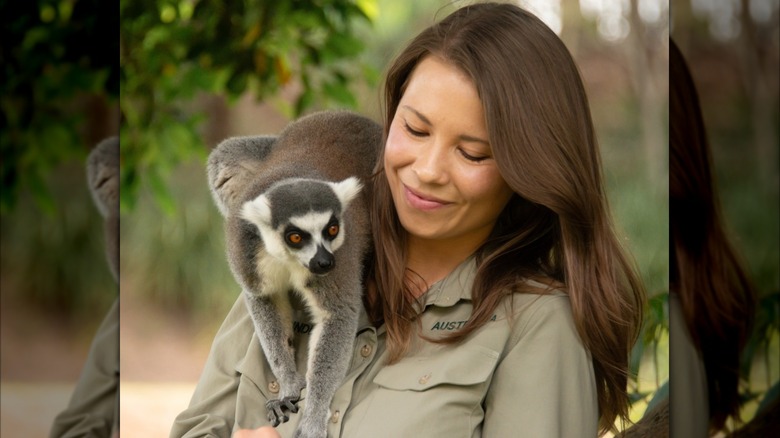 Bindi Irwin at the zoo