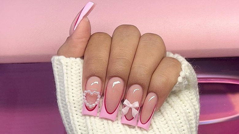 Bow nails