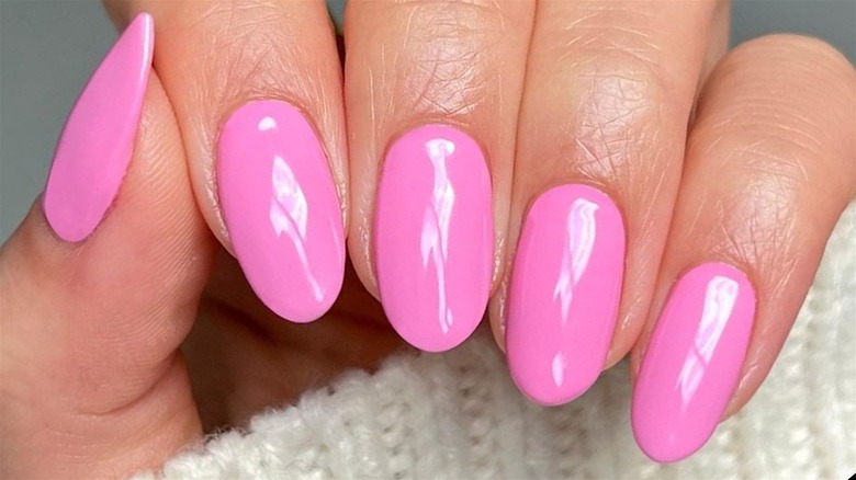 Bubblegum pink nails