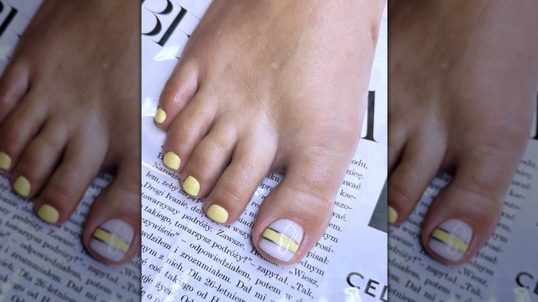 butter yellow pedicure idea