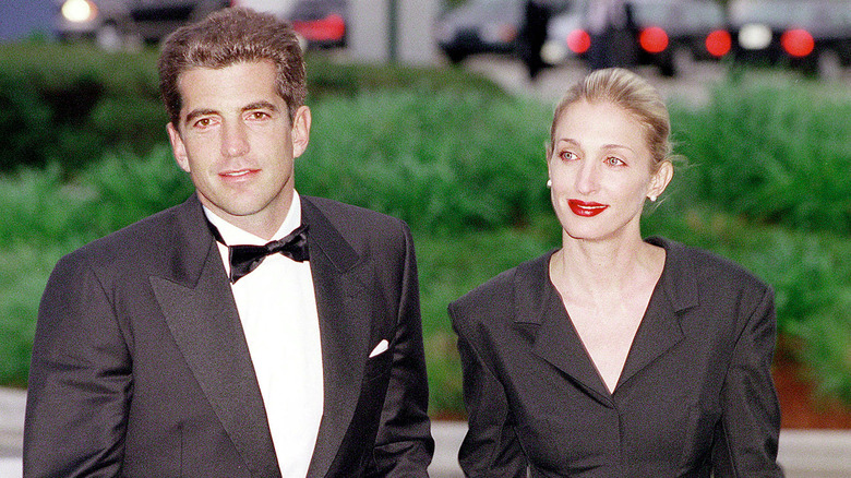 John F. Kennedy Jr. and Carolyn Bessette-Kennedy attend the annual John F. Kennedy Library Foundation dinner on May 23, 1999 at the Kennedy Library