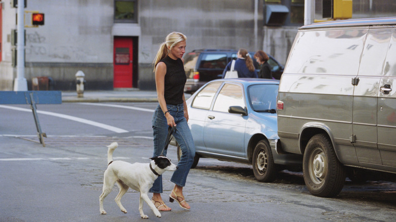 Carolyn Bessette-Kennedy out dogwalking