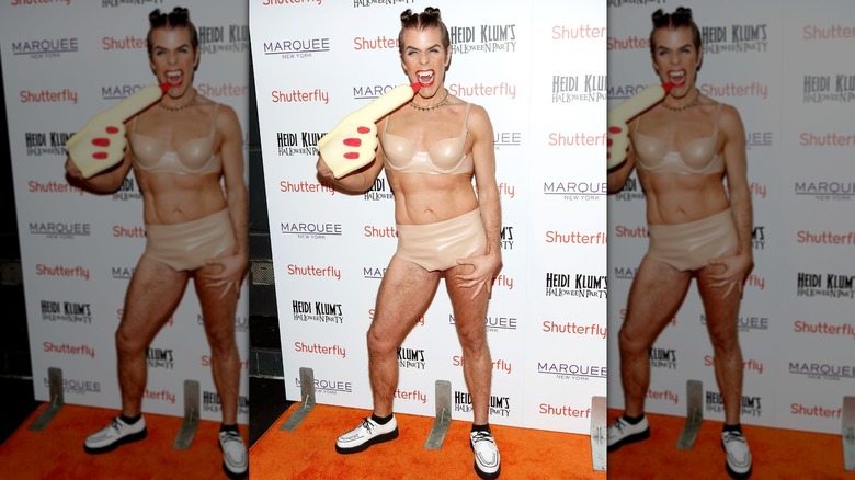 Perez Hilton dresses as Miley Cyrus