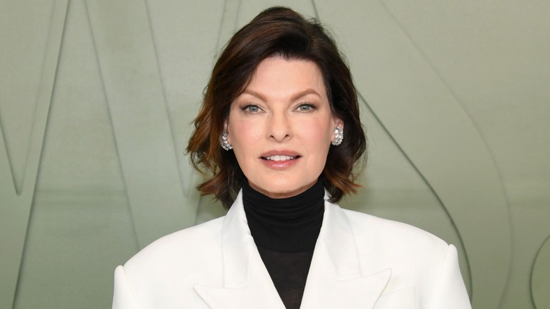 Linda Evangelista on the red carpet