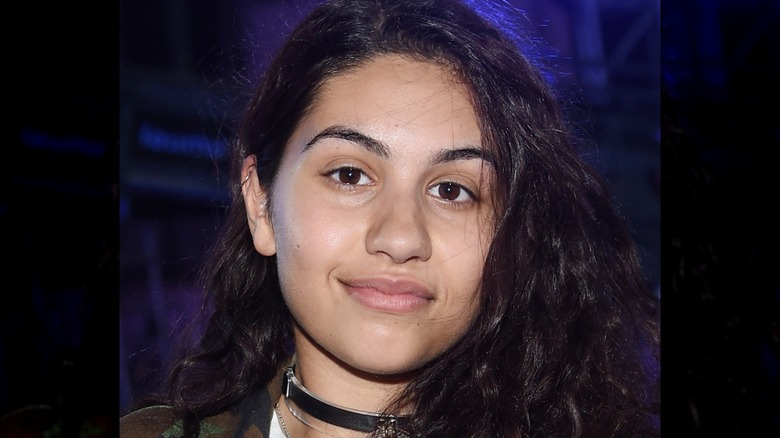 Alessia Cara with a neutral expression and no makeup at the 2016 MTV Video Music Awards.