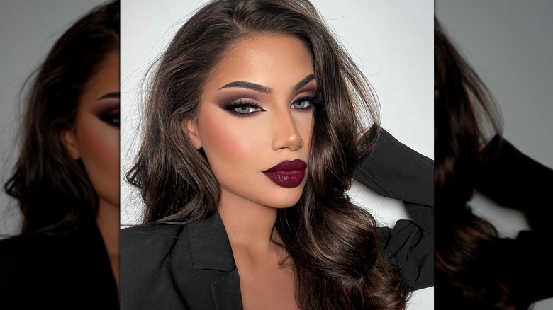Woman wearing mocha makeup