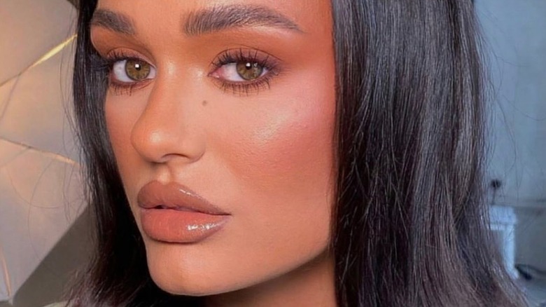 Wearing cinnamon makeup