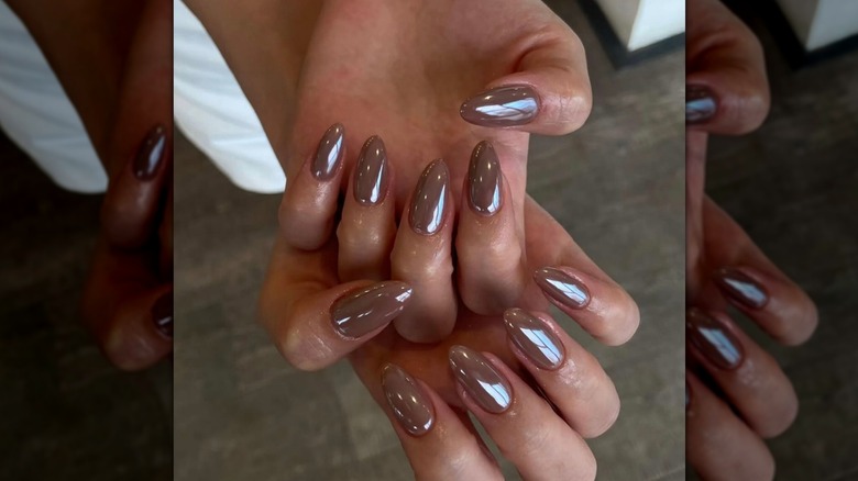 Mocha glazed nails