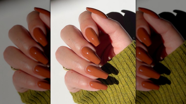 Caramel nails