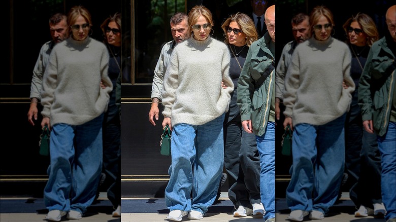 J.Lo in baggy jeans
